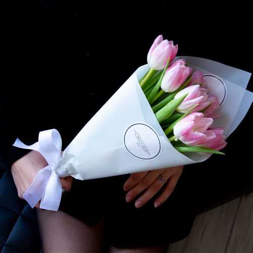 Букет из 7 тюльпанов "Династия" (От 20 букетов)