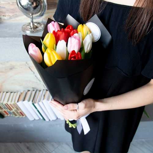 Букет из 11 тюльпанов "Микс" (От 10 букетов)